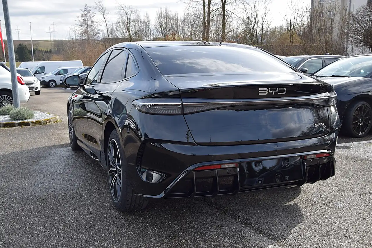 BYD SEAL