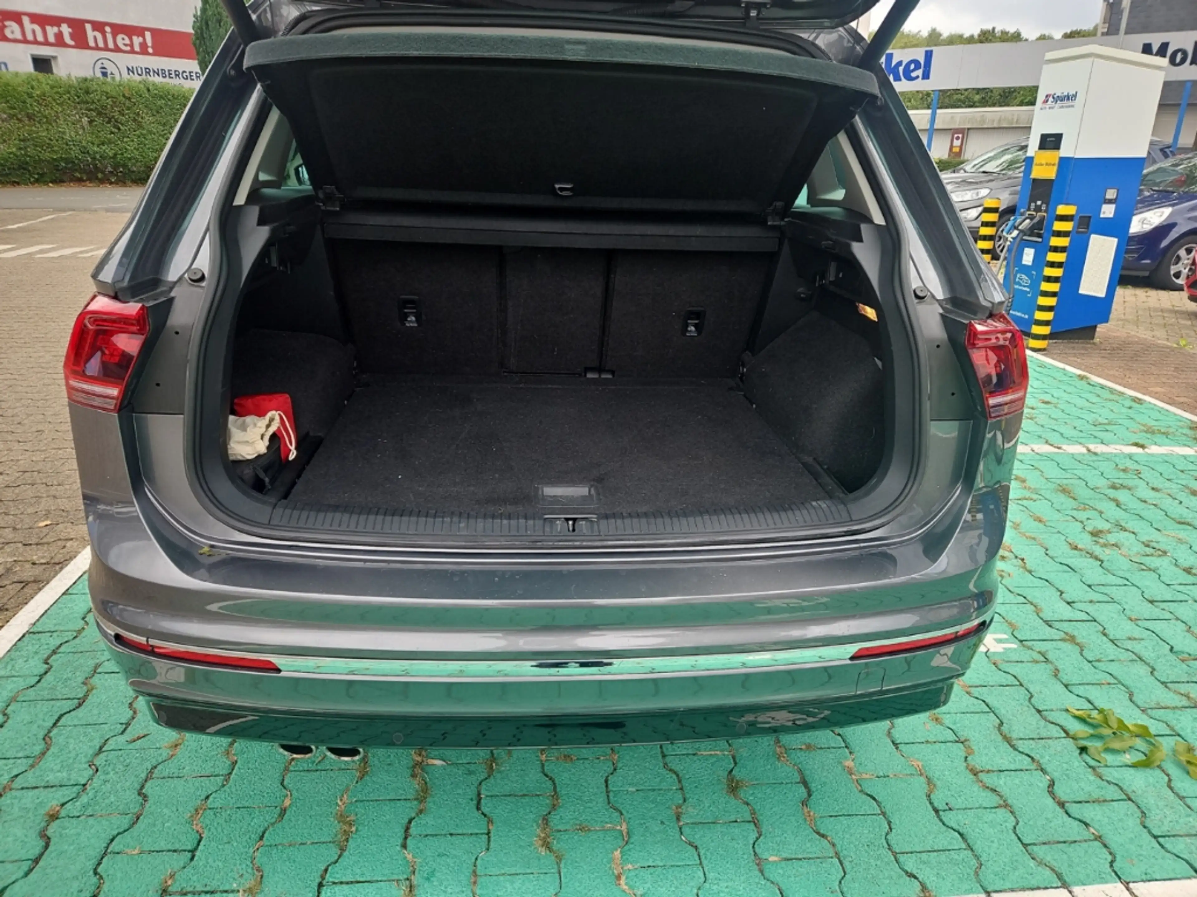 Volkswagen Tiguan Highline, Automatik, Navigation, AHK, Sitzheizung — photo 6