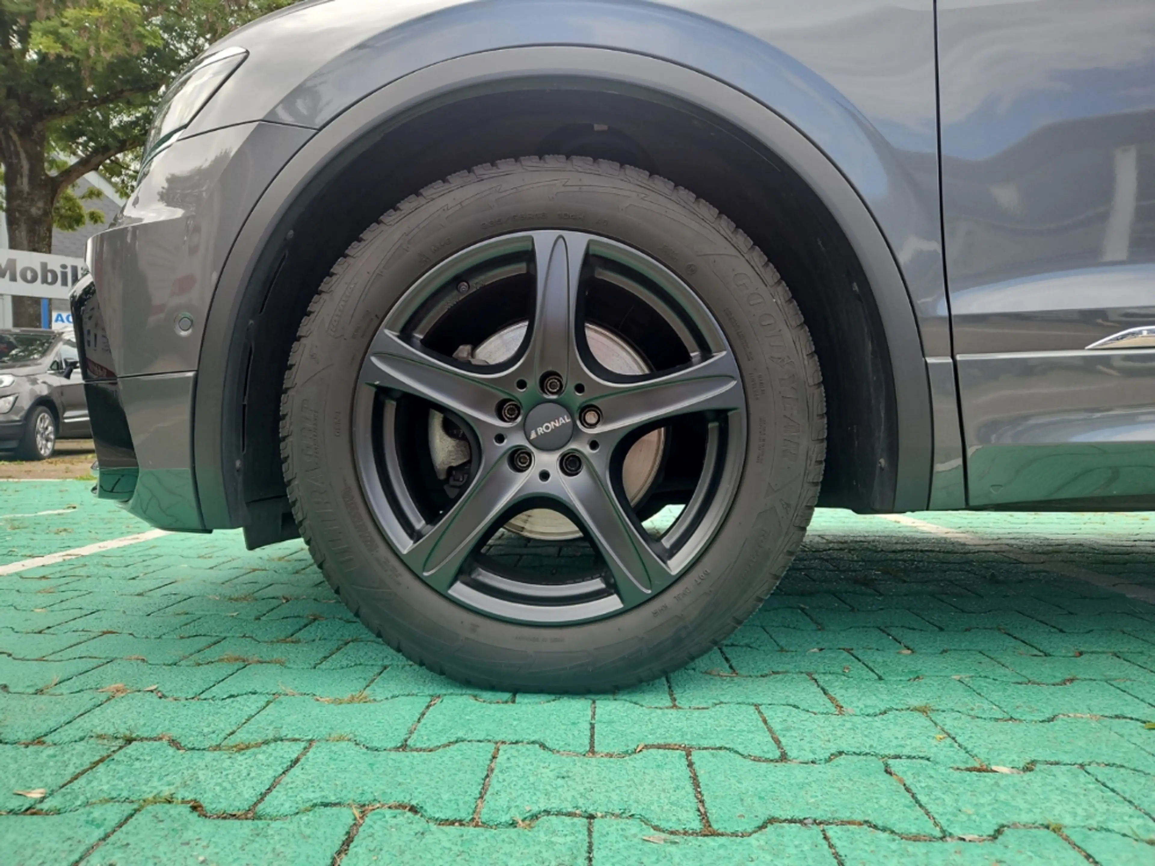 Volkswagen Tiguan Highline, Automatik, Navigation, AHK, Sitzheizung — photo 5