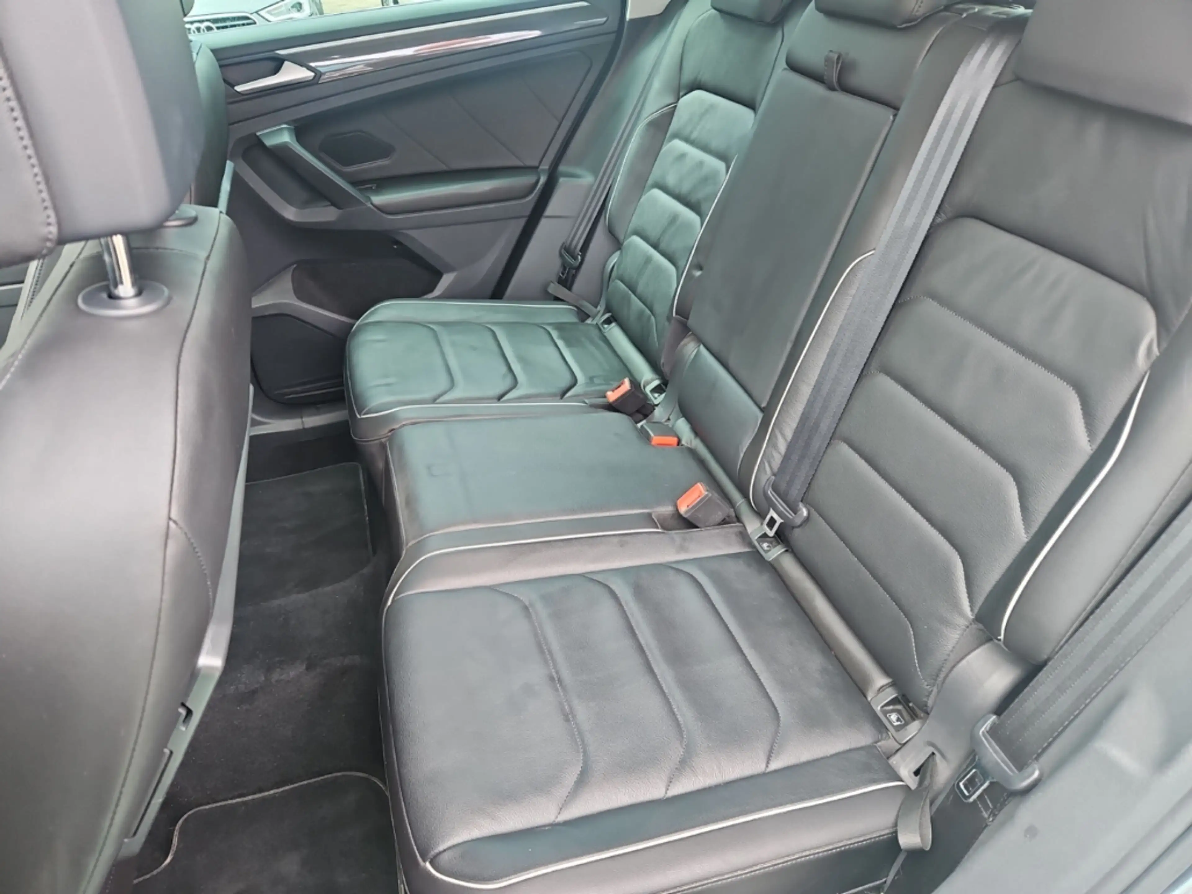 Volkswagen Tiguan Highline, Automatik, Navigation, AHK, Sitzheizung — photo 8