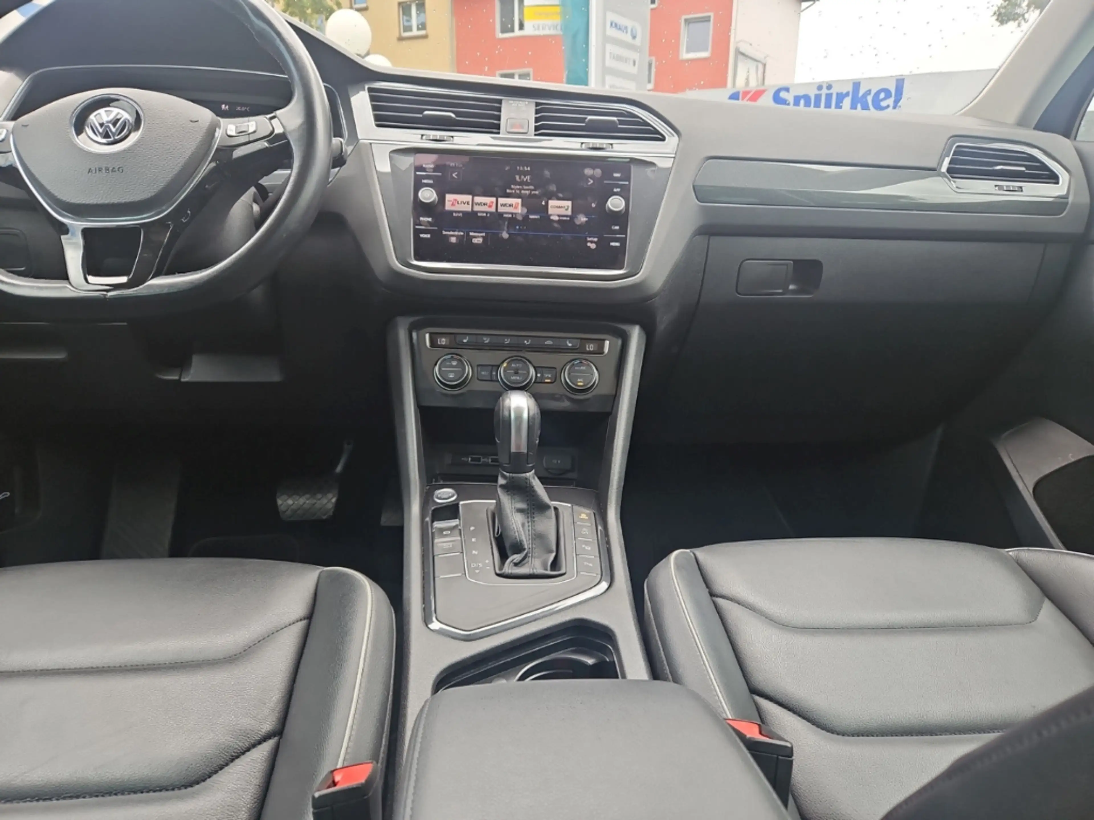 Volkswagen Tiguan Highline, Automatik, Navigation, AHK, Sitzheizung — photo 10