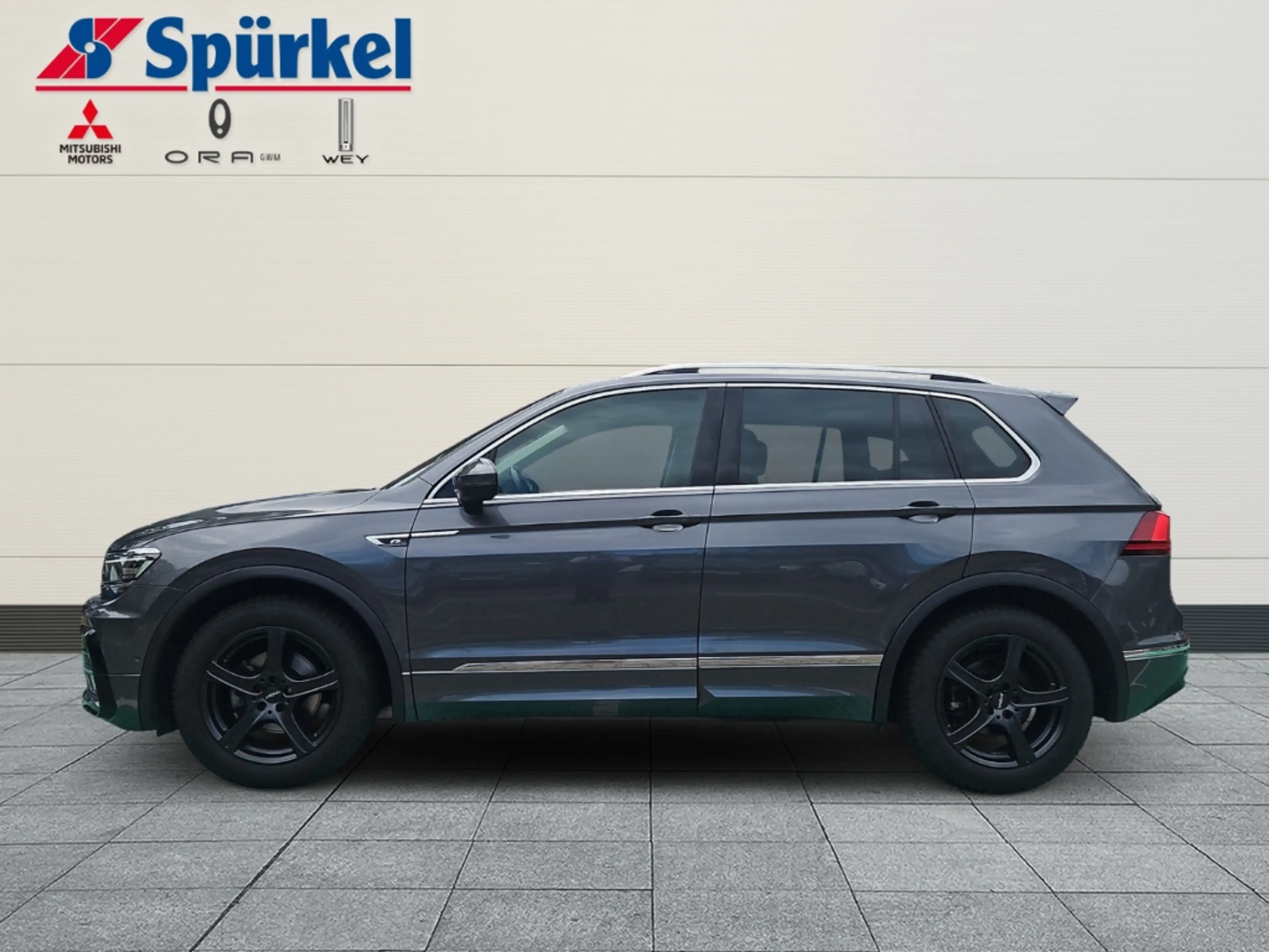 Volkswagen Tiguan Highline, Automatik, Navigation, AHK, Sitzheizung — photo 2