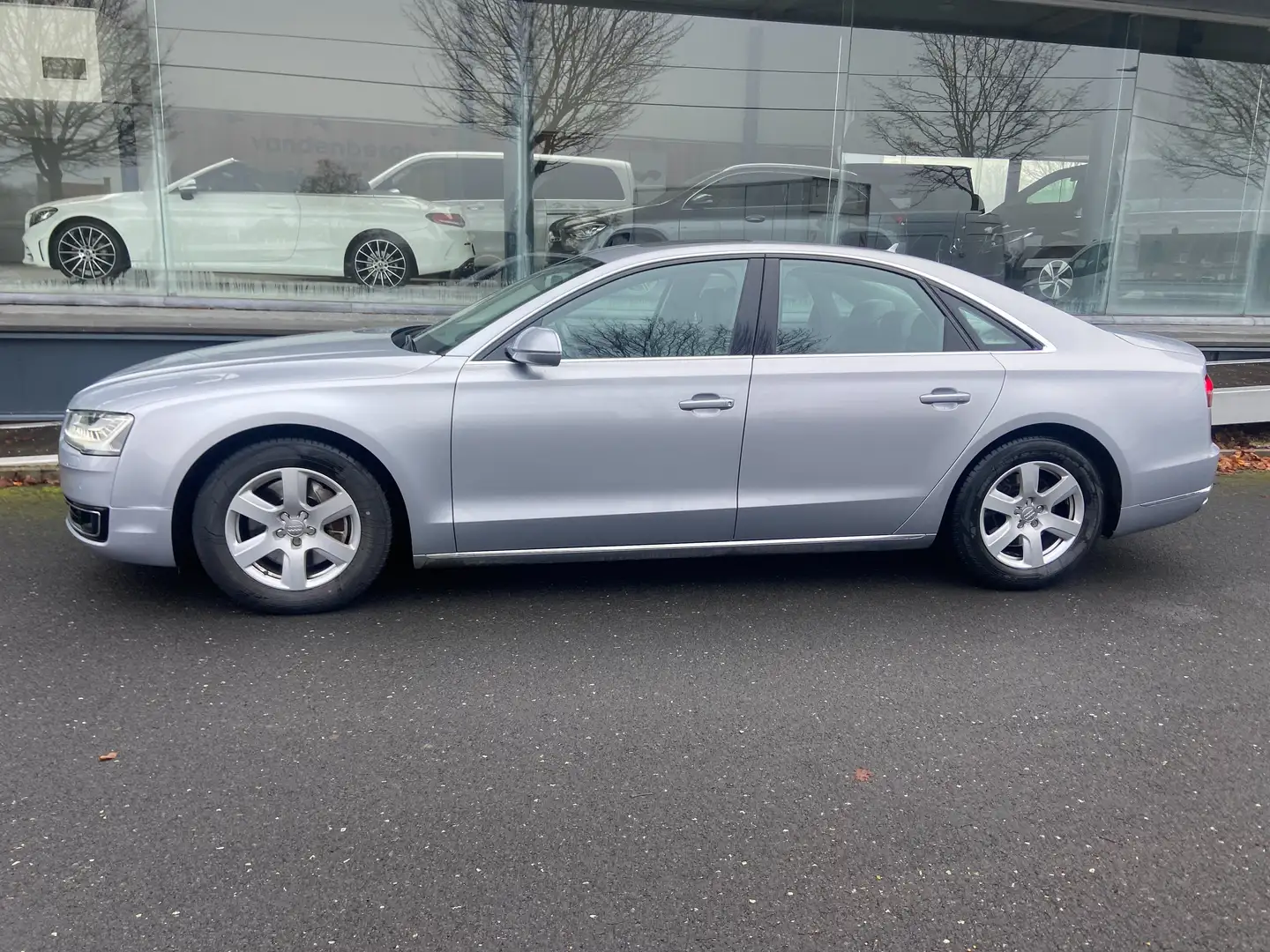 Audi A8 A8 3.0 TDI DPF clean diesel quattro tiptronic Lang Zilver - 2