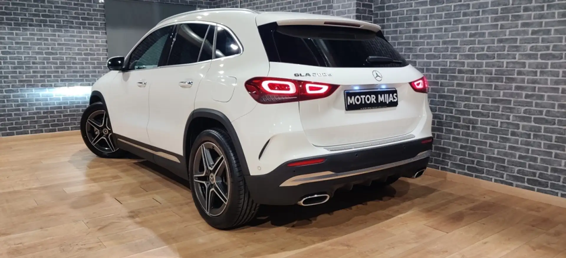 Mercedes-Benz GLA 200 200d 8G-DCT Blanc - 2