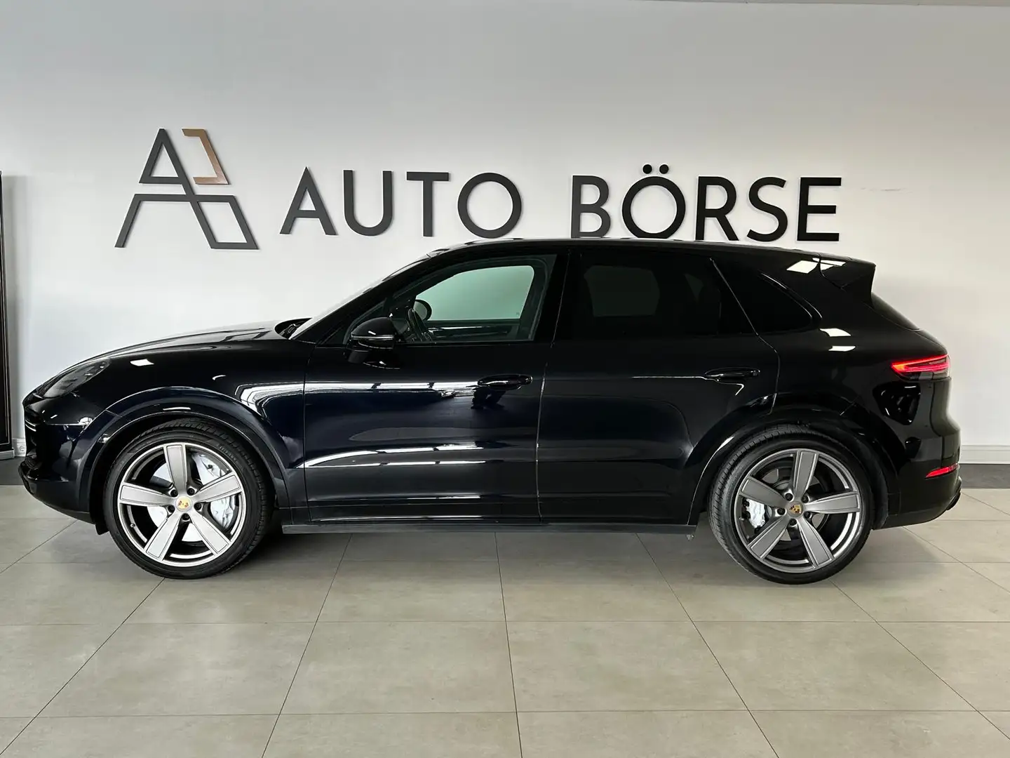 Porsche Cayenne Turbo*LUFT*GTS-SITZE*BOSE*MEMORY*AHK*LED Negro - 2