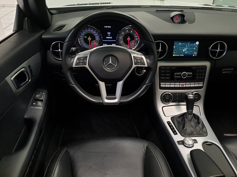 Mercedes-Benz SLK 200 SLK 200 (BlueEFFICIENCY) 7G-TRONIC 1.Hand Scheckheft MB Leder Navi Pano BiXenon AIRSCARF — photo 11