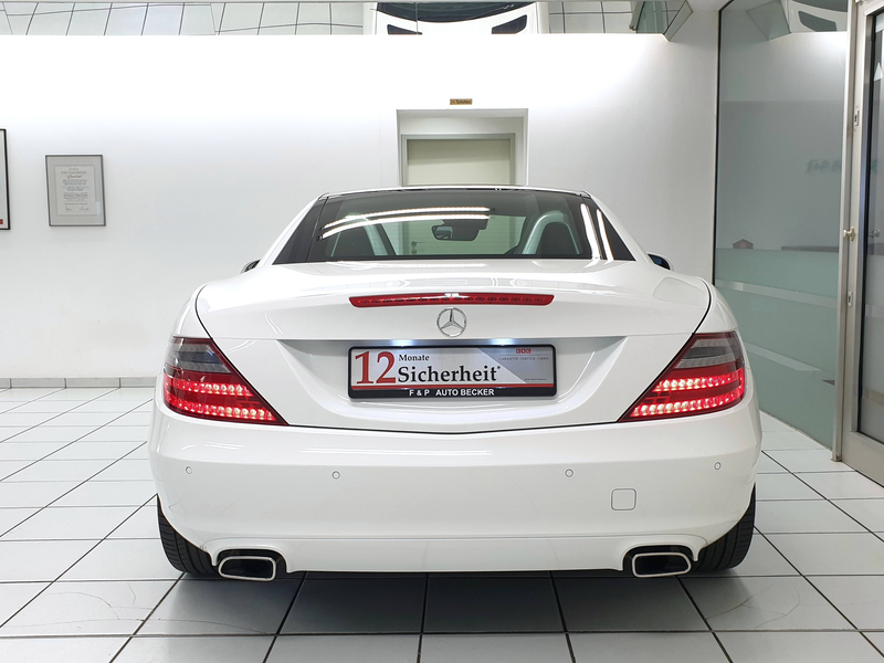 Mercedes-Benz SLK 200 SLK 200 (BlueEFFICIENCY) 7G-TRONIC 1.Hand Scheckheft MB Leder Navi Pano BiXenon AIRSCARF — photo 6