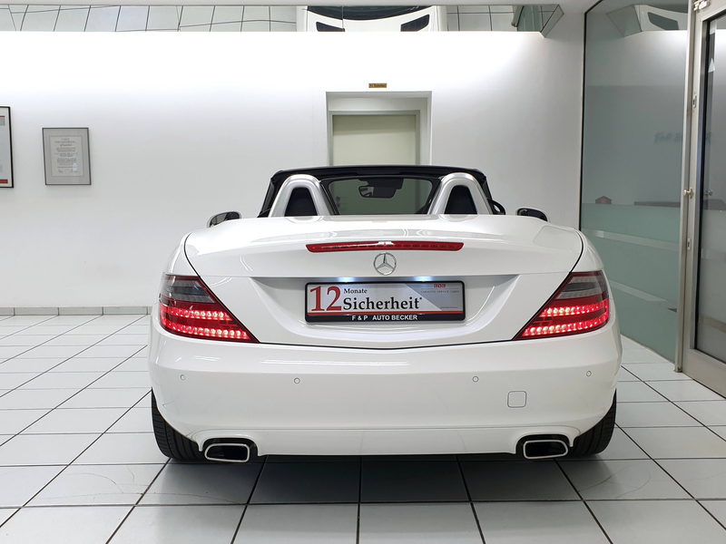 Mercedes-Benz SLK 200 SLK 200 (BlueEFFICIENCY) 7G-TRONIC 1.Hand Scheckheft MB Leder Navi Pano BiXenon AIRSCARF — photo 5