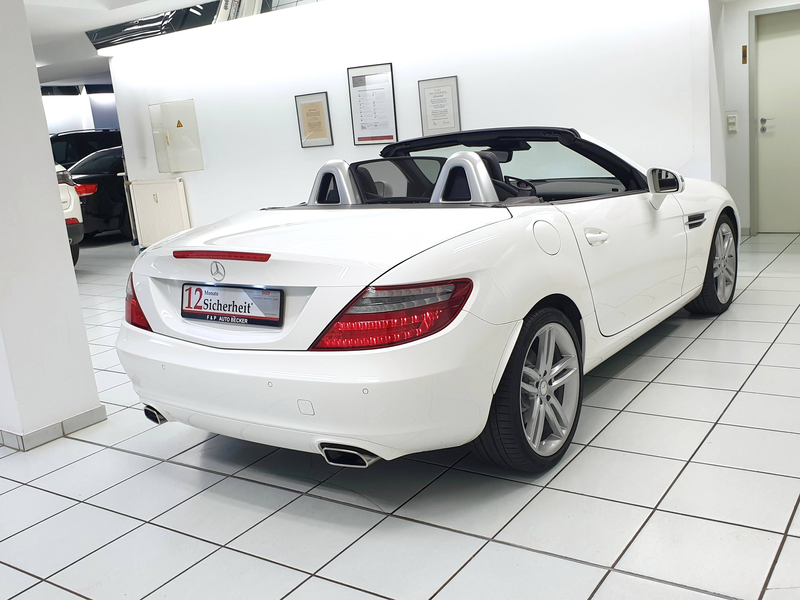 Mercedes-Benz SLK 200 SLK 200 (BlueEFFICIENCY) 7G-TRONIC 1.Hand Scheckheft MB Leder Navi Pano BiXenon AIRSCARF — photo 9
