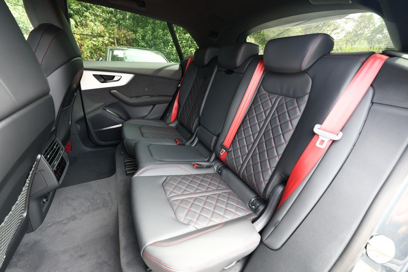 Audi Q8 S line 2xS LederAmatur 22Z Laser Pano HUD Klim4... — photo 10