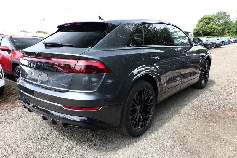 Audi Q8 S line 2xS LederAmatur 22Z Laser Pano HUD Klim4... — photo 3