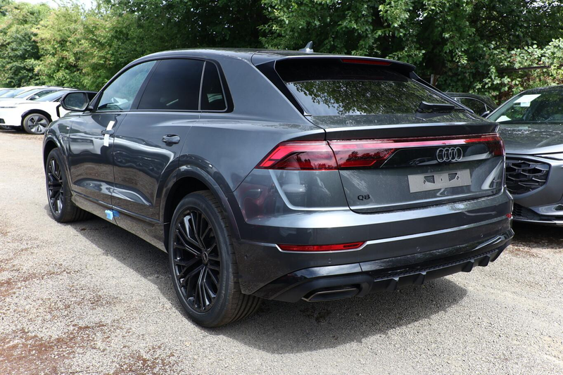 Audi Q8 S line 2xS LederAmatur 22Z Laser Pano HUD Klim4... — photo 4