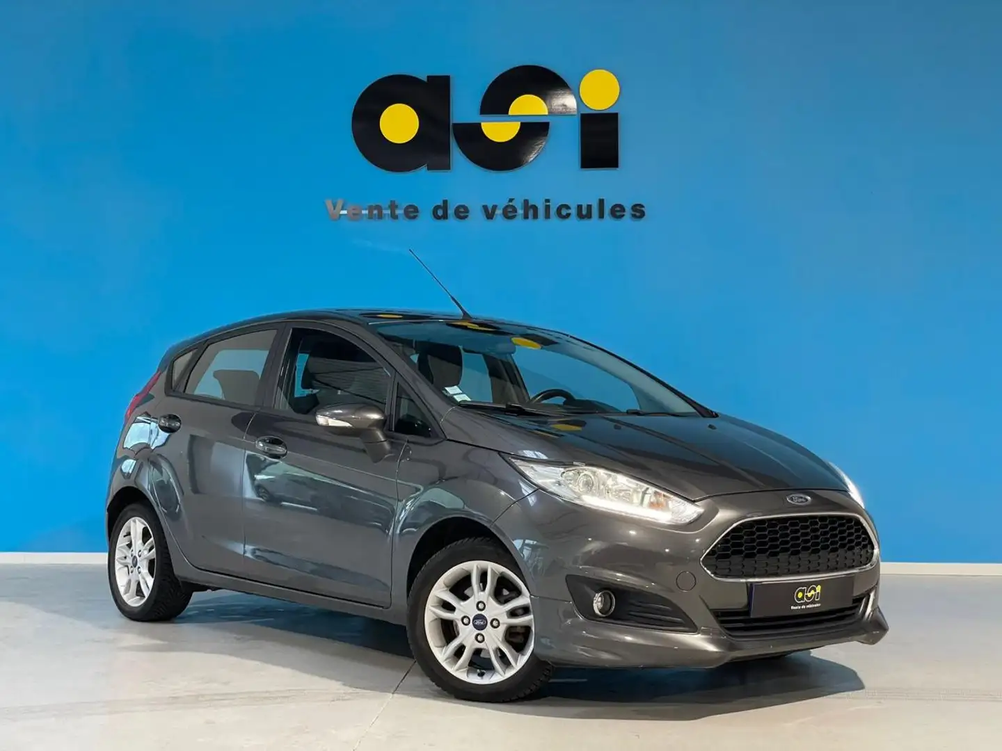 Ford Fiesta Fiesta - 82 Titanium PHASE 2 Gris - 1