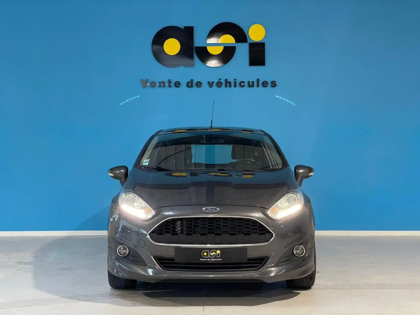 Ford Fiesta Fiesta - 82 Titanium PHASE 2 Gris - 2
