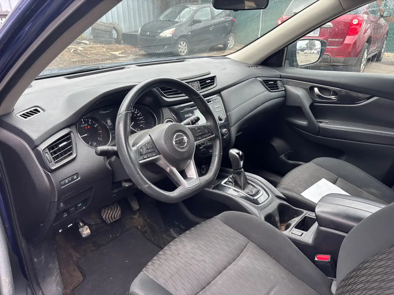 Nissan Rogue снимка Nissan Rogue
