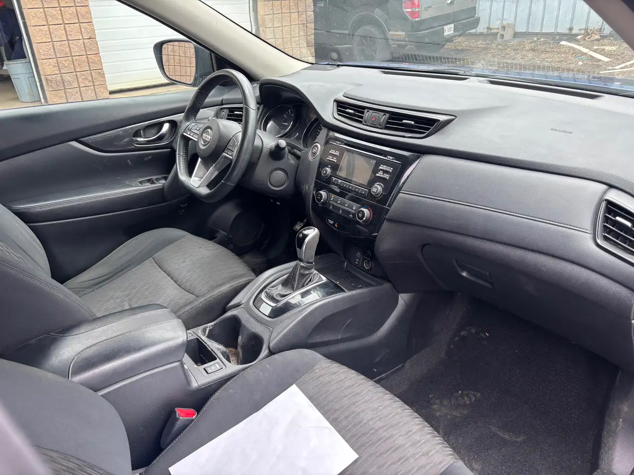 Nissan Rogue снимка Nissan Rogue