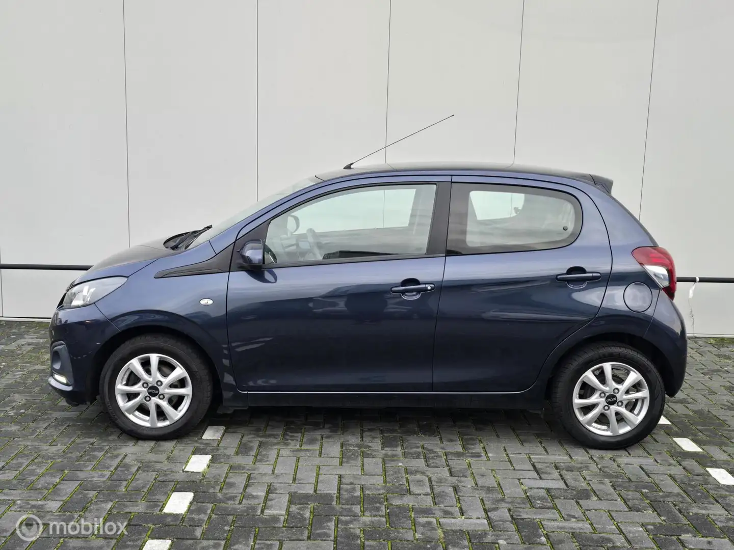 Peugeot 108 1.0 e-VTi Blue Lease Синий - 2