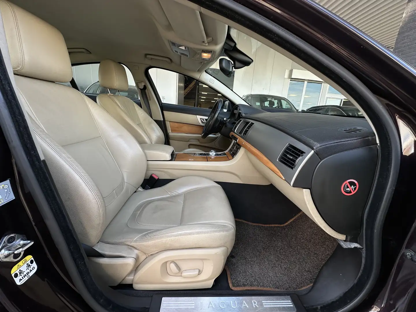 Jaguar XF 2.2D - Premium Luxury - 2