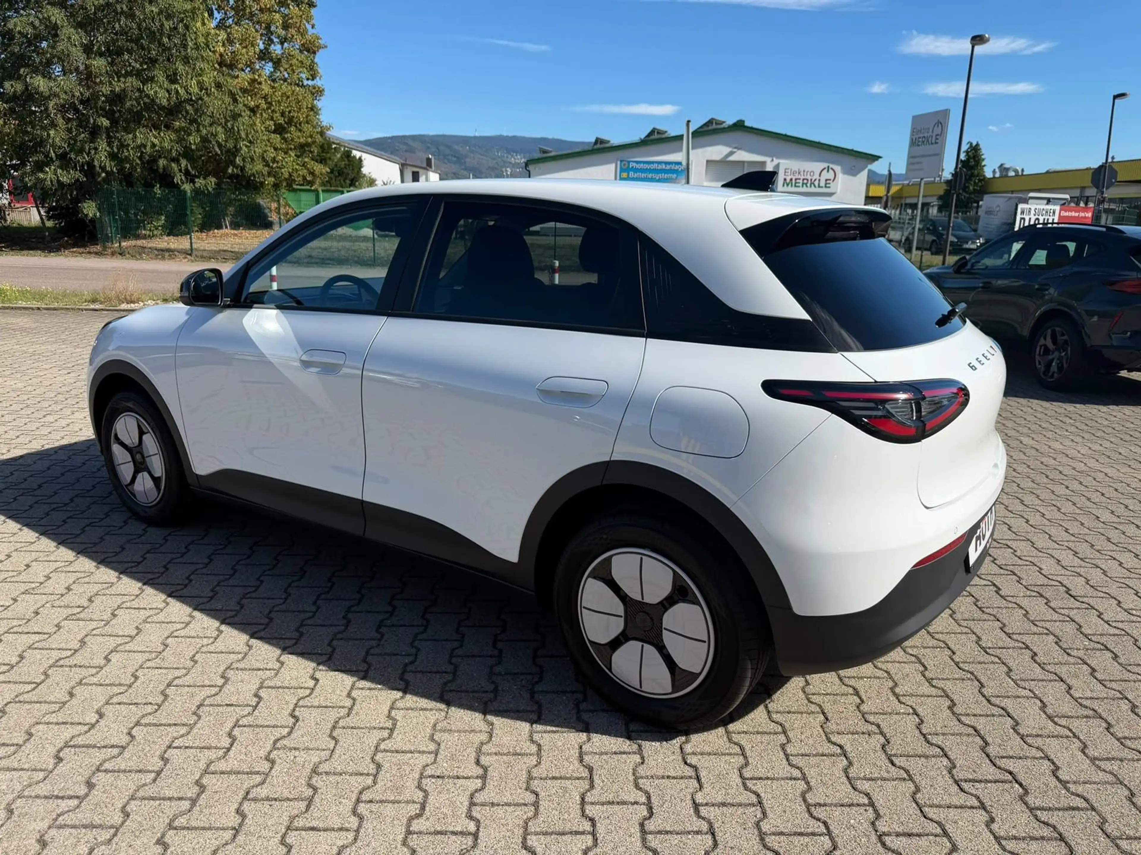 Geely 47,14 kwh MAX *LED*Kamera*ACC*Navi*PDC* — photo 5