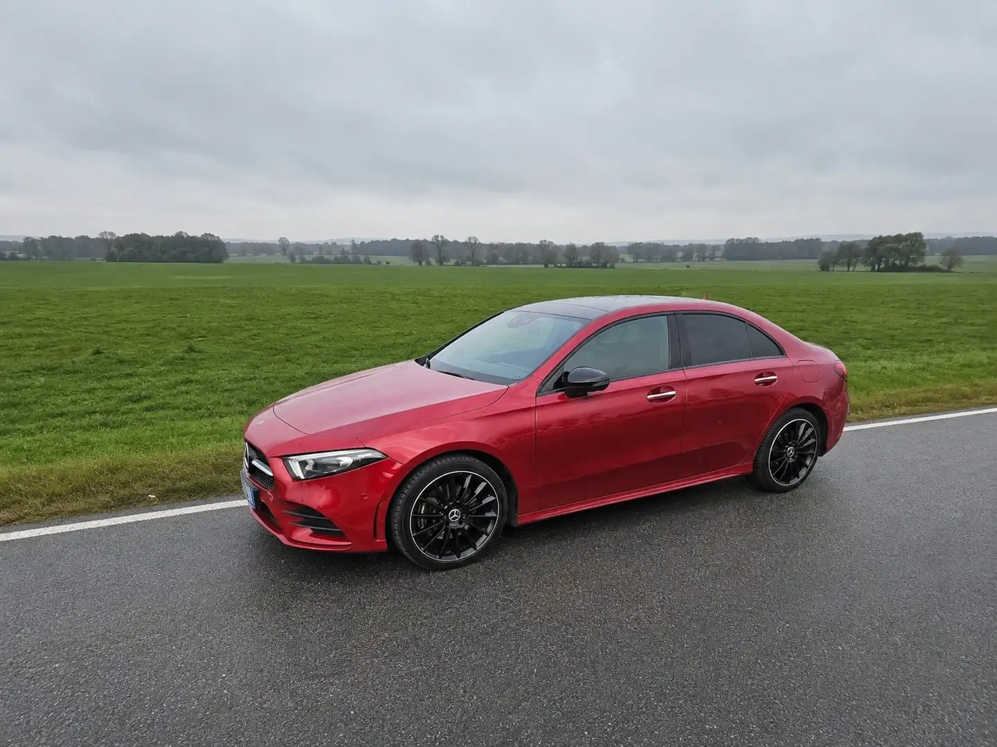 Mercedes-Benz A 250 e PHEV Aut. - 1