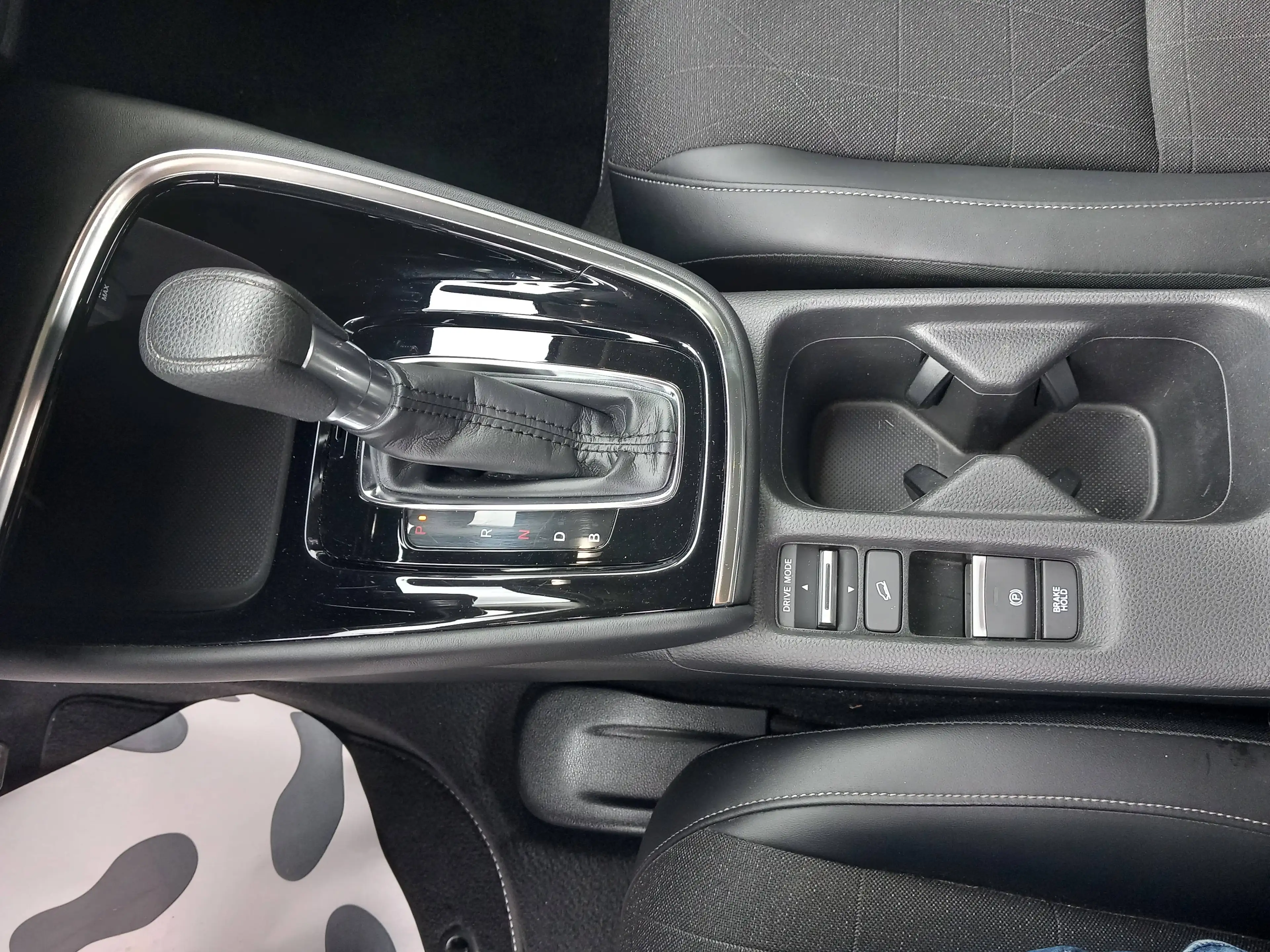 Honda HR-V 1,5 i-MMD Hybrid Advance — photo 11