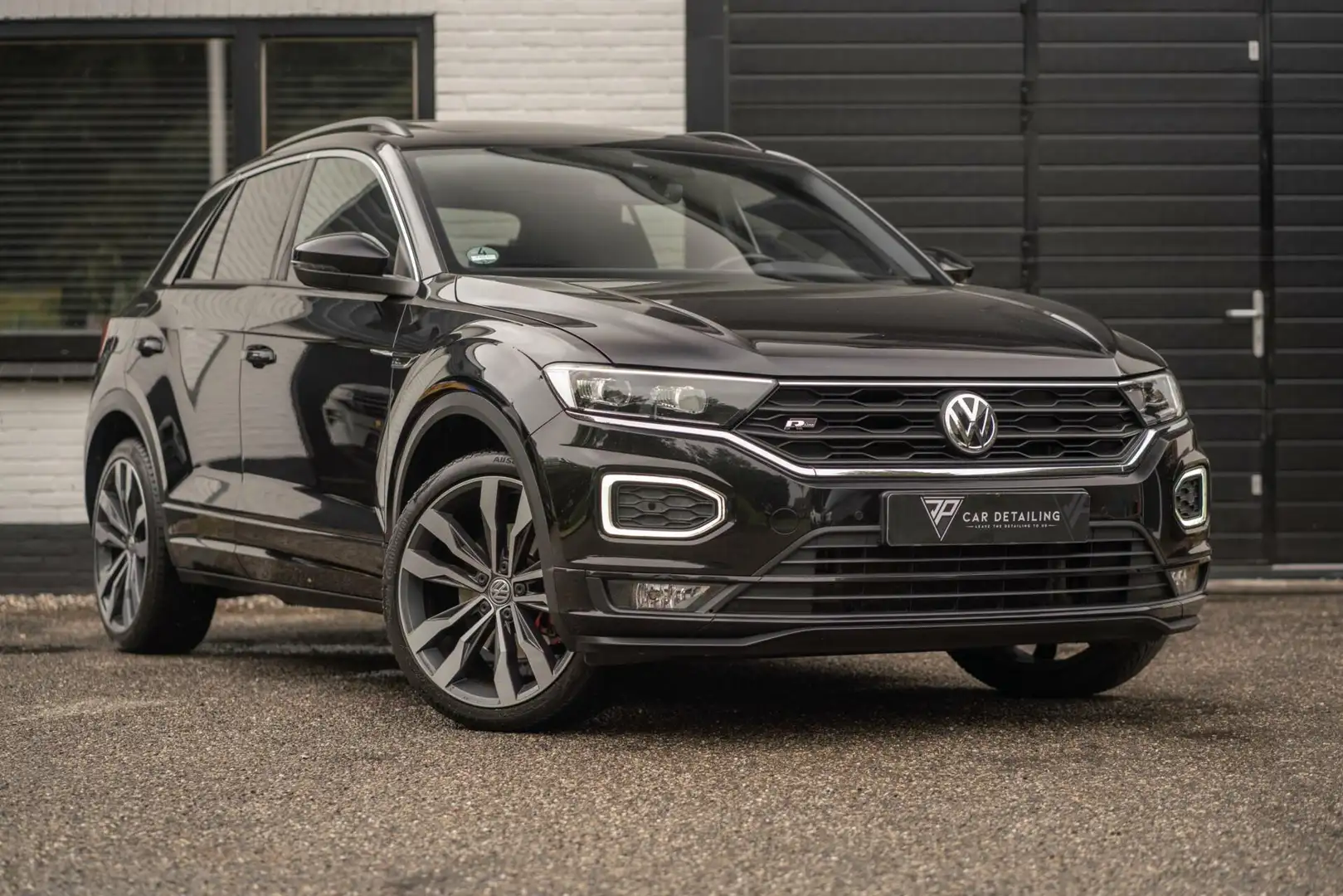 Volkswagen T-Roc 2.0 TSI R-Line 4Motion Pano Camera Beats Zwart - 2