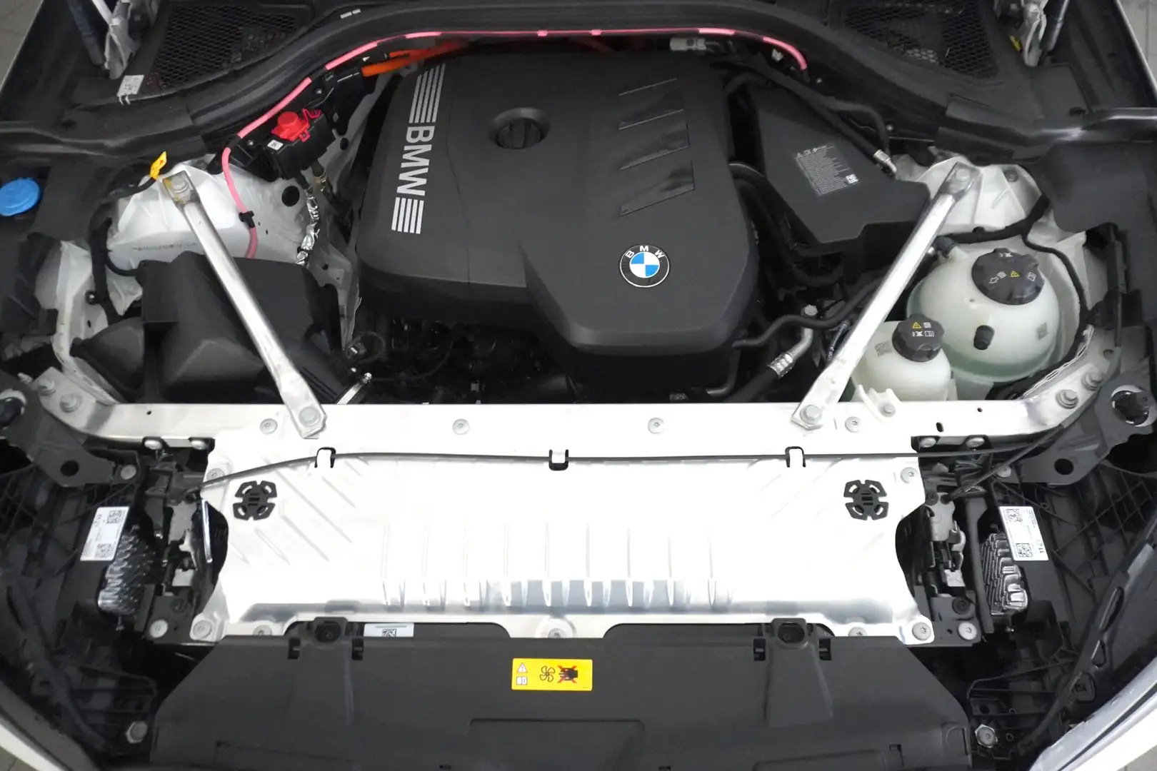 BMW X3 30e xDrive Weiß - 2