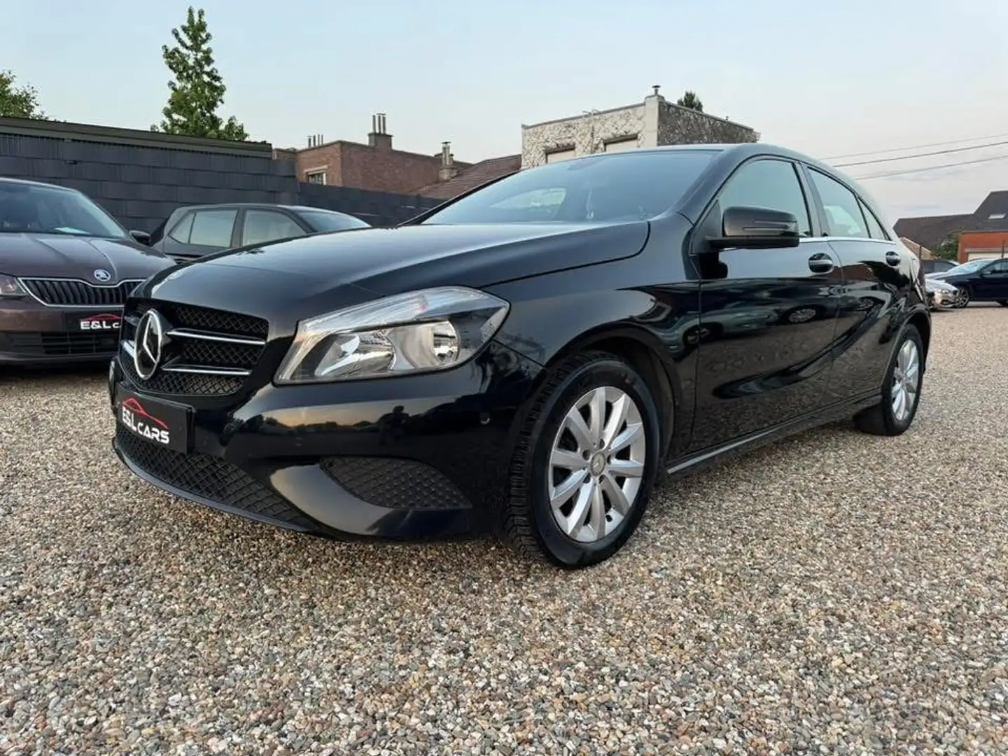 Mercedes-Benz A 180 **12 mois de garantie** Noir - 1