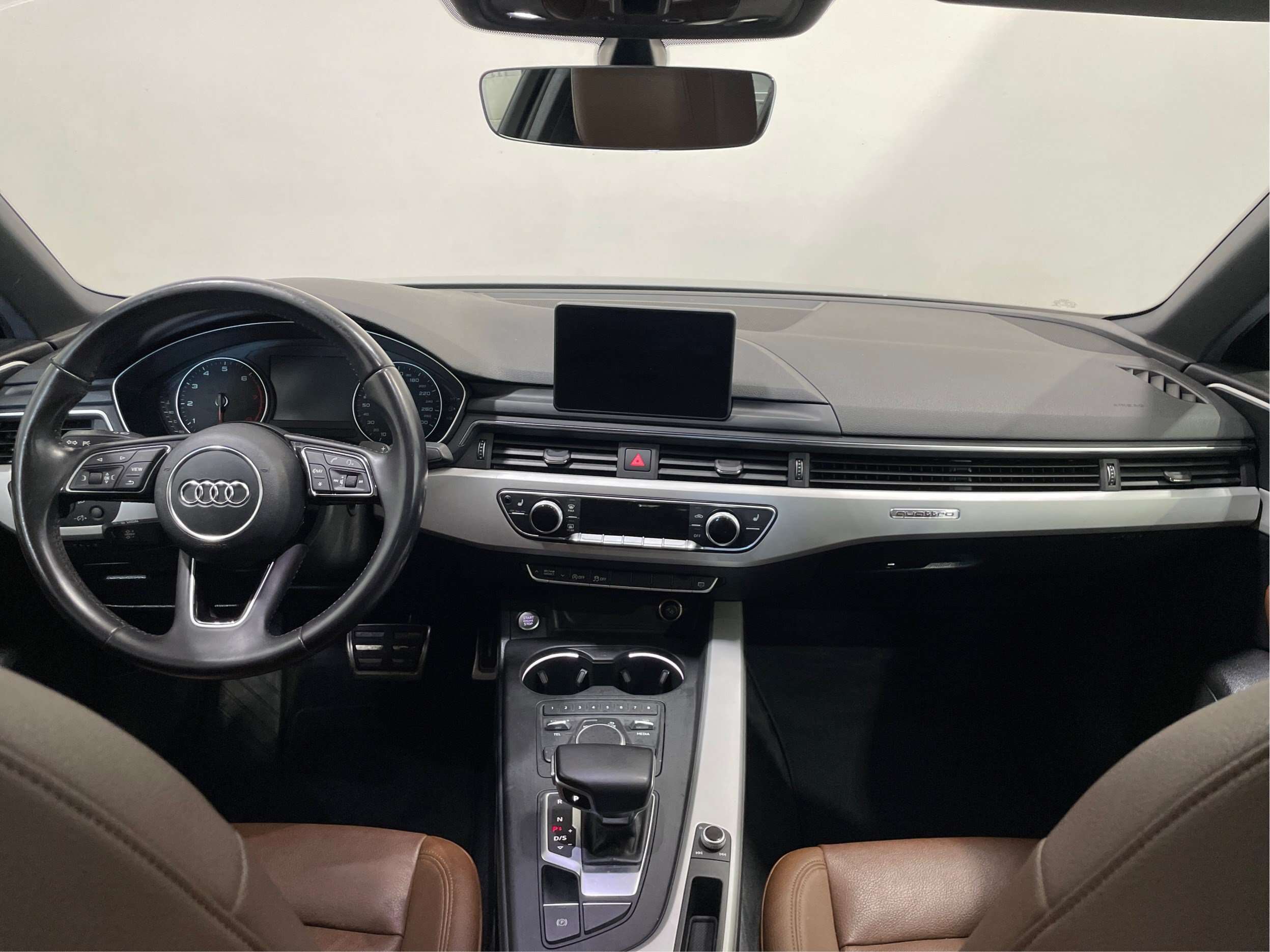 2017 Audi A4 Komfort quattro Mags Cuir Toit Sièges Chauffants — снимка 1