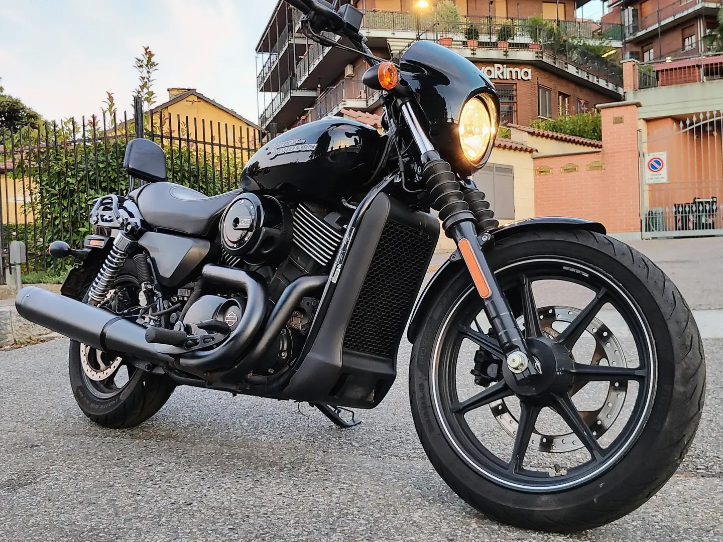 Harley-Davidson Street 750 MY'18 Noir - 1