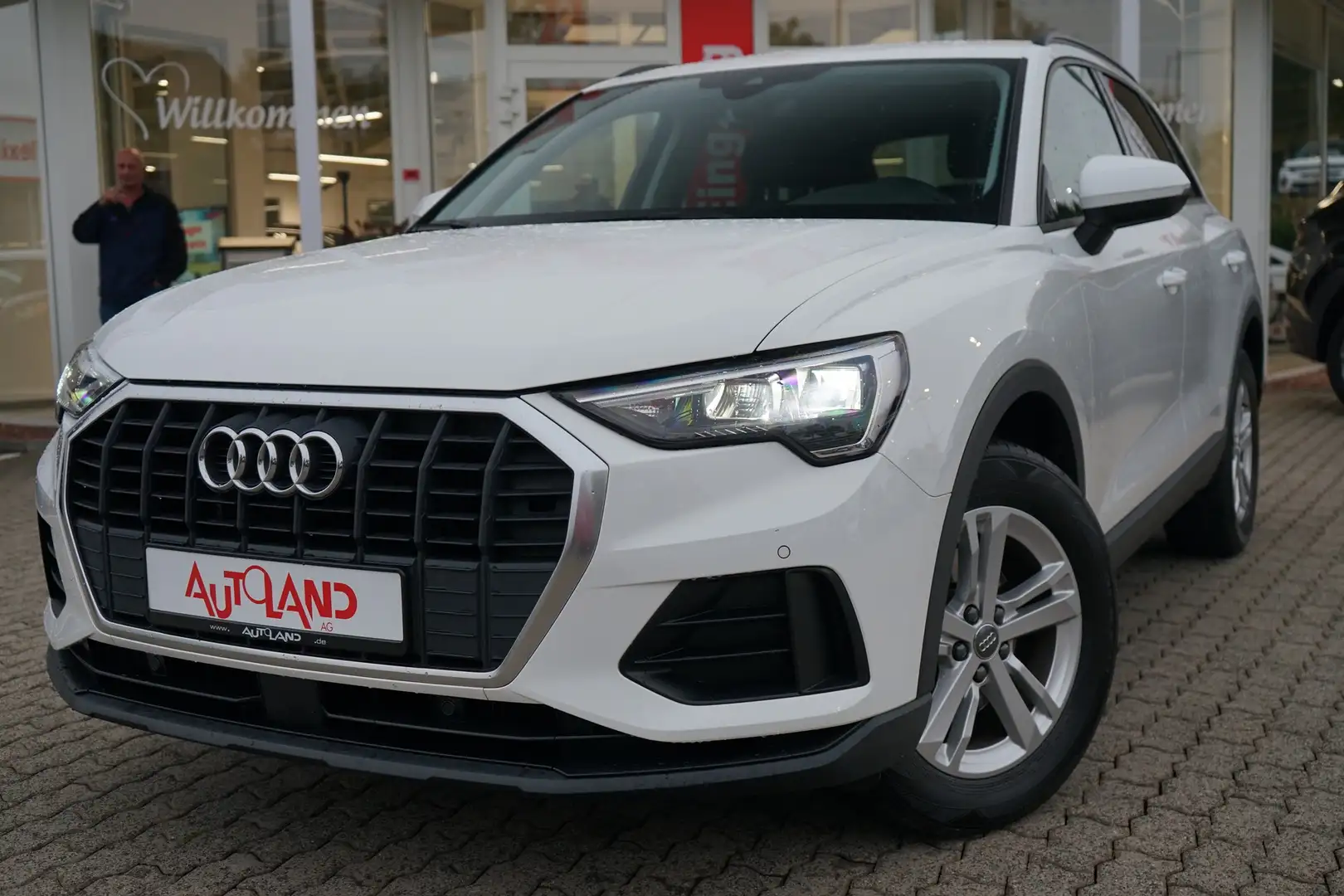 Audi Q3 35 1.5 TFSI S-Tronic Navi Virtual Cockpit AHK Weiß - 2