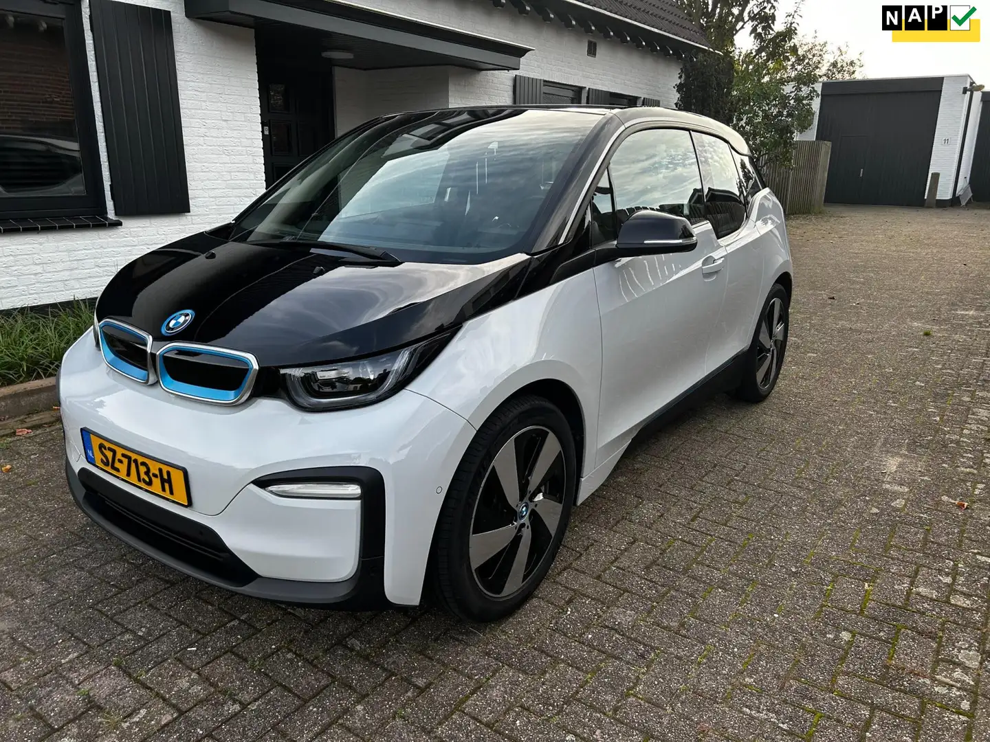 BMW i3 IPerformance 94Ah 33 kWh, Snelladen, ACC, Warmtepo Wit - 1