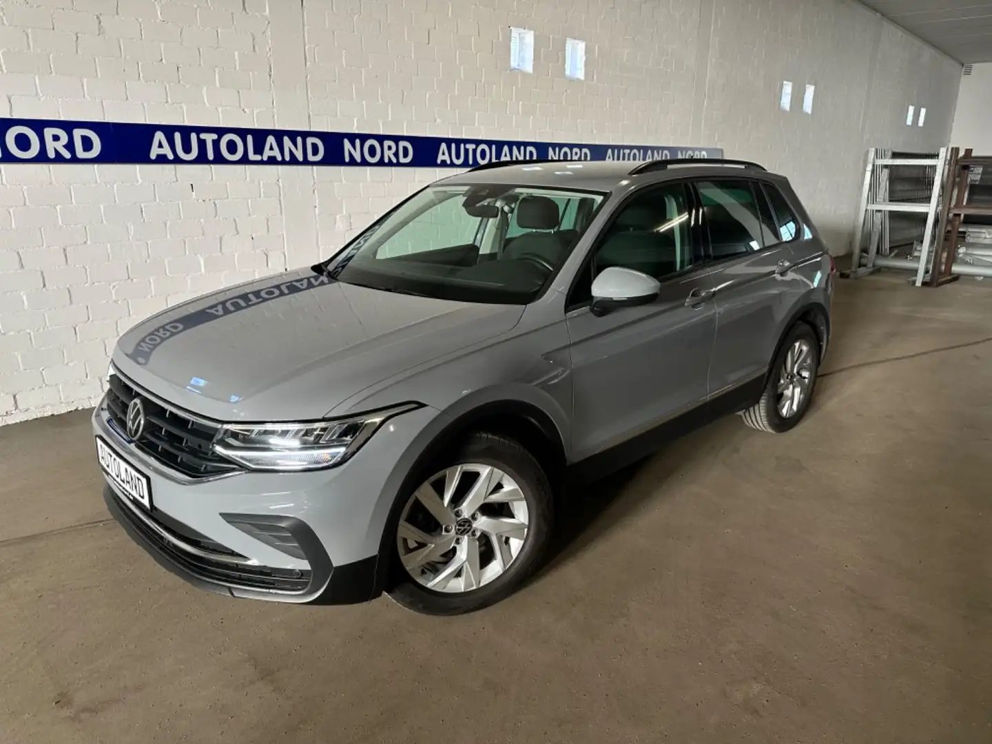 Volkswagen Tiguan 1.5TSI Life*DSG*R.Cam*AHK*LED*ACC*App-Nav Grau - 1