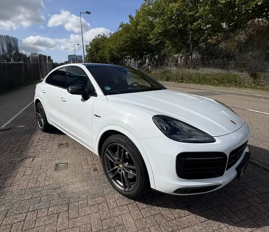 Porsche Cayenne 2023 из Европы — купить под ключ