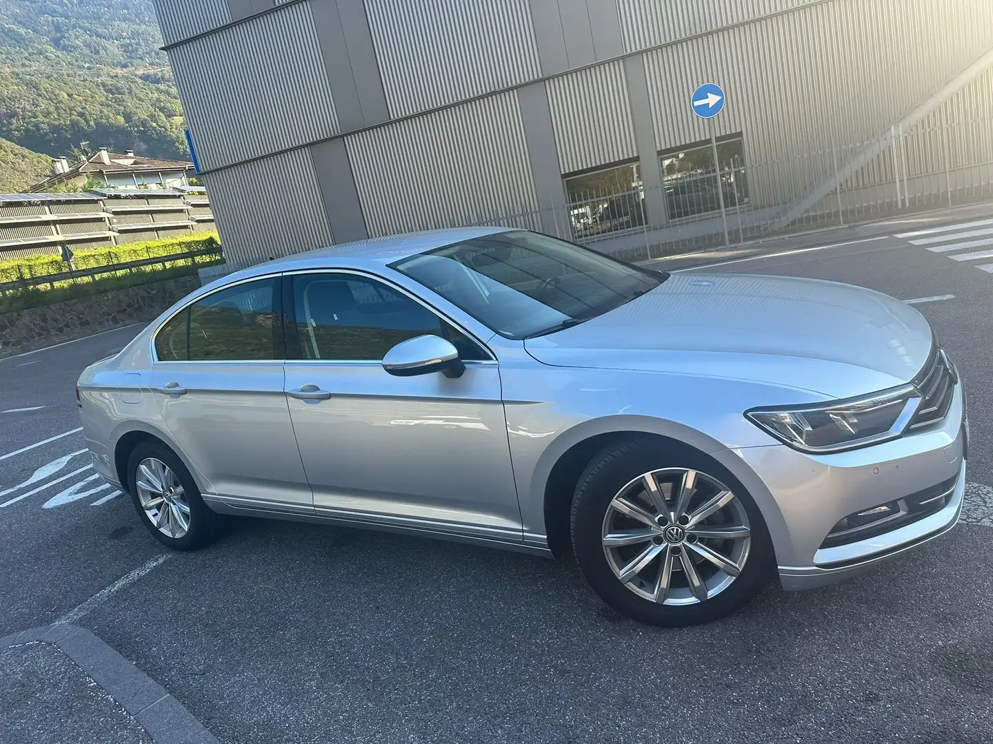 Volkswagen Passat Passat VIII 2015 Berlina 2.0 tdi Business 150cV Szary - 1
