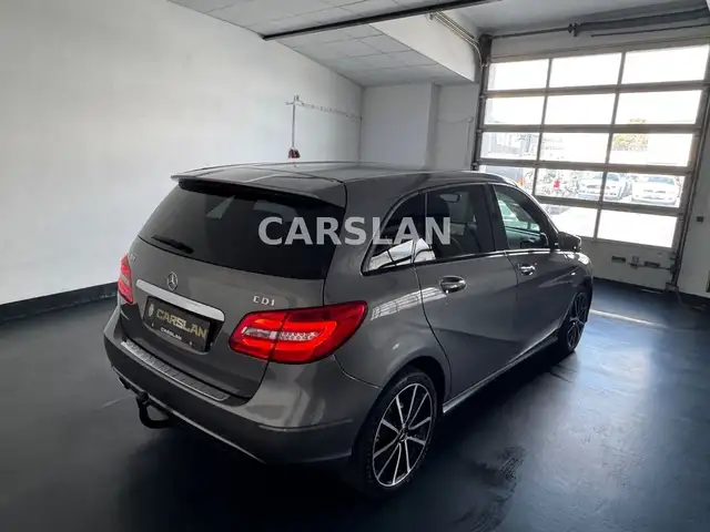 Mercedes-Benz B-Class view 12