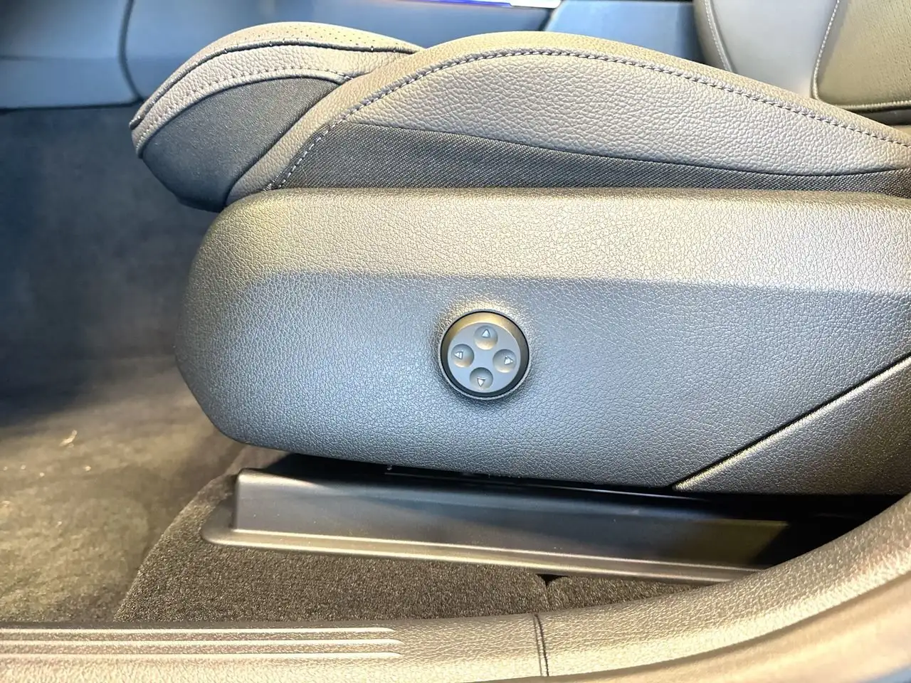 Mercedes-Benz GLC photo Mercedes-Benz GLC