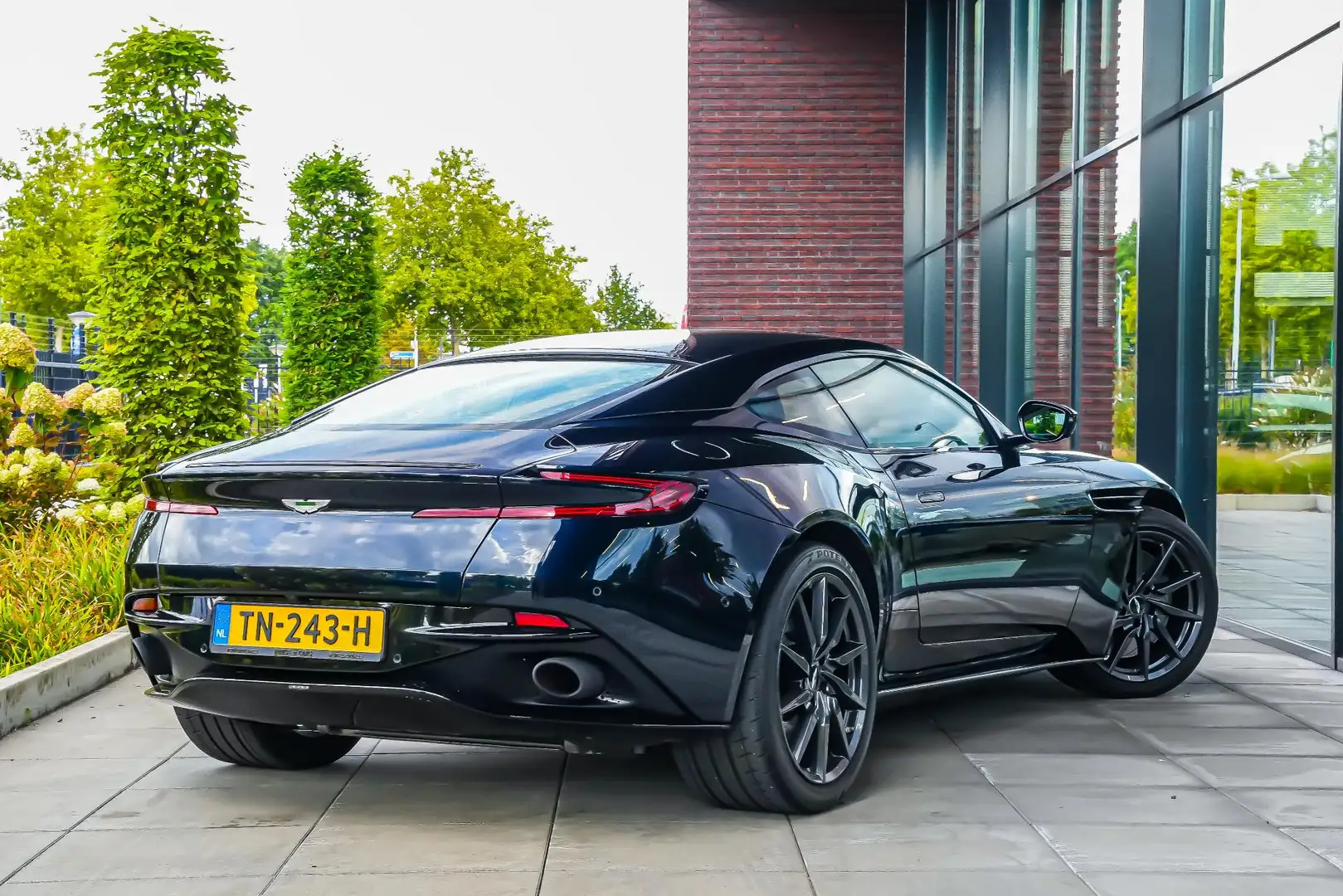 Aston Martin DB11 5.2 V12 |1e eigenaar|1e lak|PPF|dealer onderhouden Blauw - 2