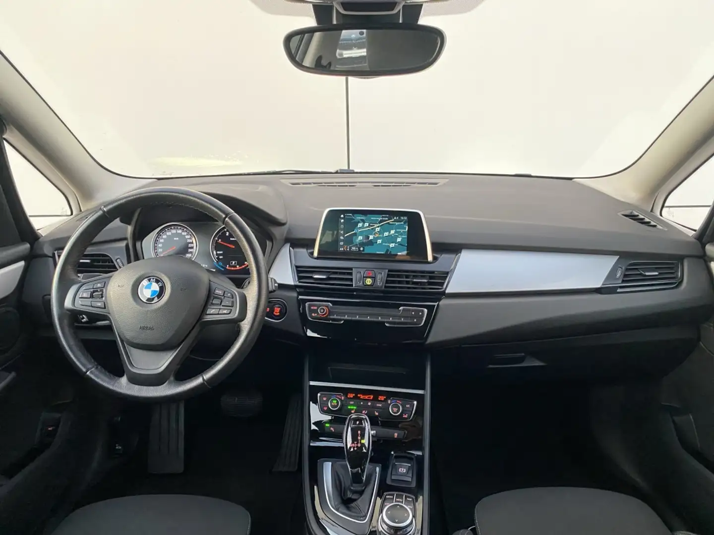 BMW 218 d Gran Tourer Advantage AHK+RFK+Navi+L Schwarz - 2