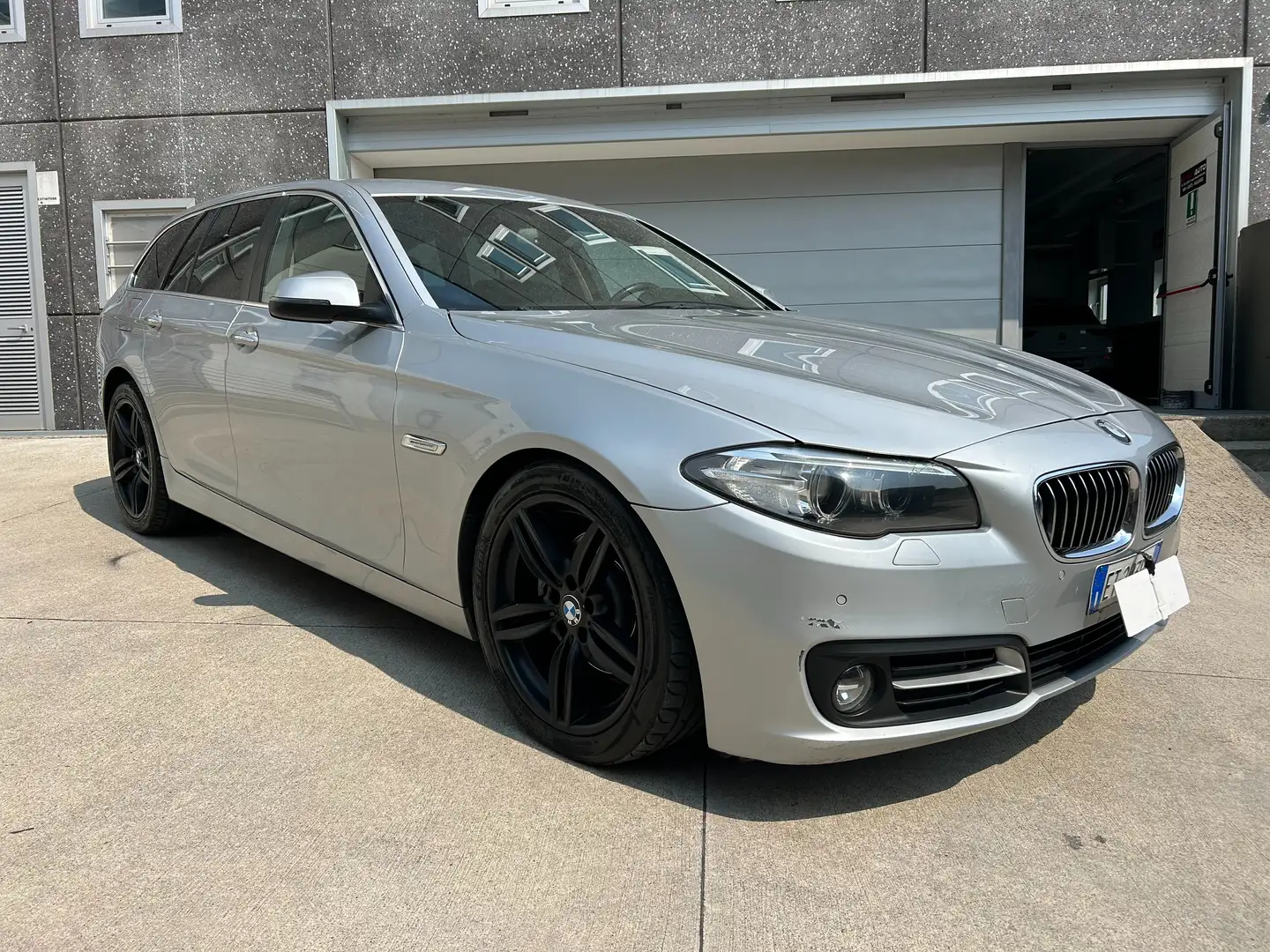 BMW 520 520d Touring Luxury 184cv E6 Argento - 1