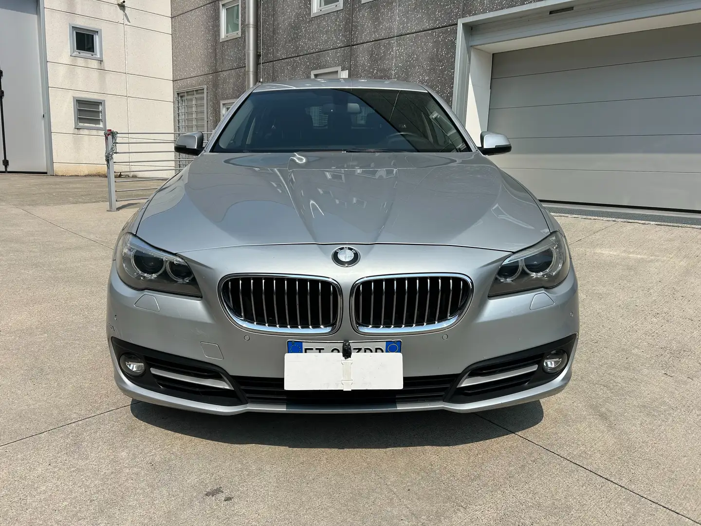 BMW 520 520d Touring Luxury 184cv E6 Argento - 2