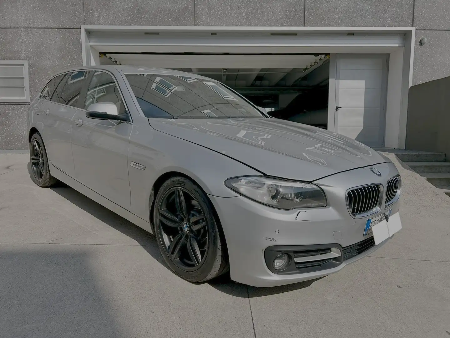 BMW 520 520d Touring Luxury 184cv E6 Silber - 1