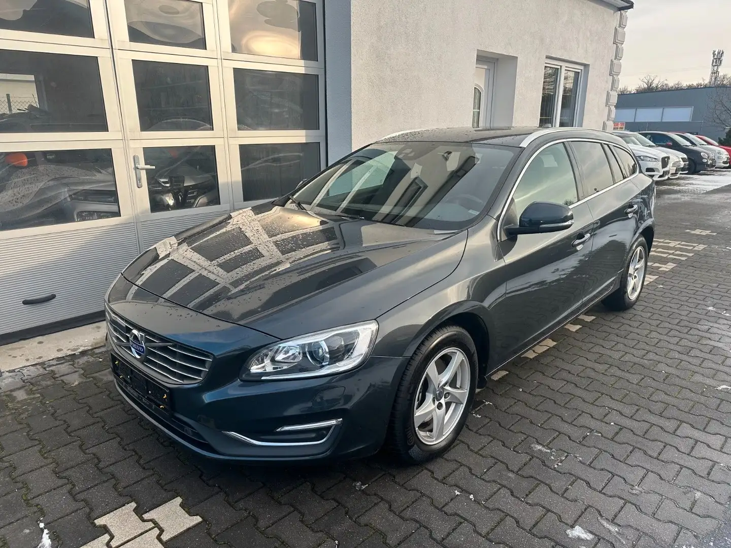 Volvo V60 Kombi Summum Grau - 1