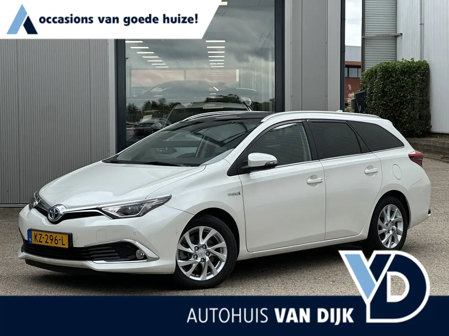 Toyota Auris Touring Sports 1.8 Hybrid Lease pro | Panoramadak/ Wit - 1