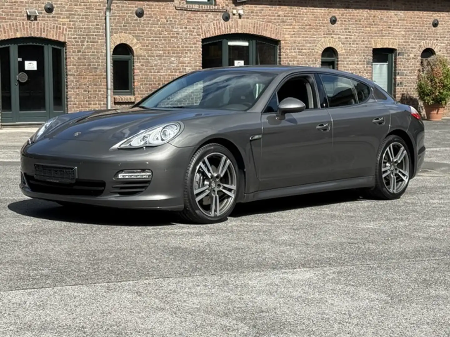 Porsche Panamera Diesel SCHIEBEDACH*PASM*20 TURBO RAD* Gris - 1
