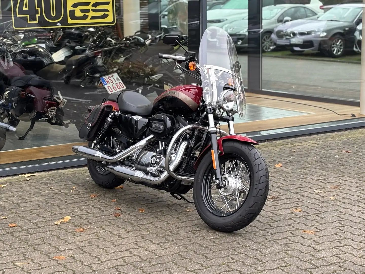 Harley-Davidson 1200 Custom Rosso - 1