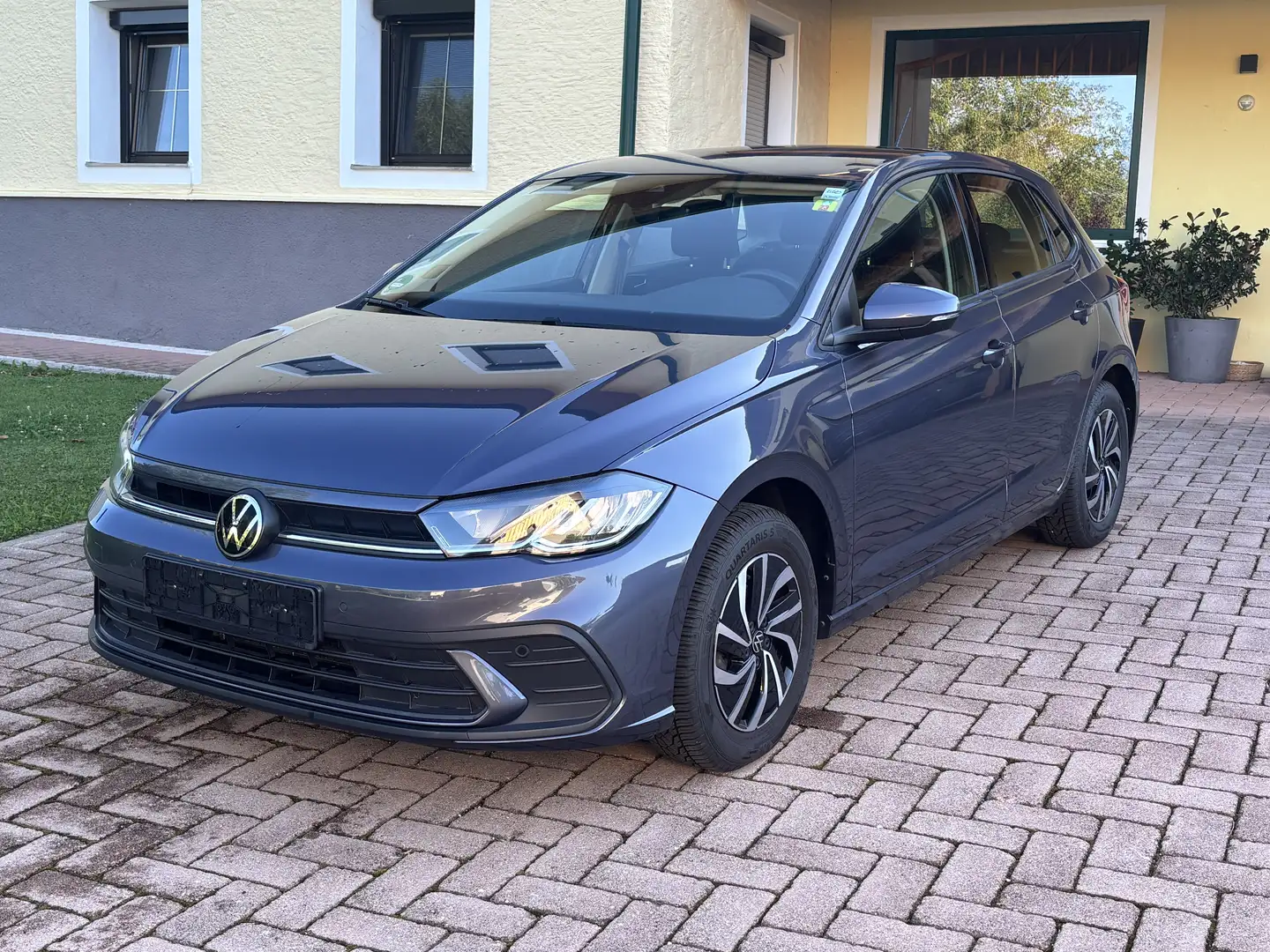 Volkswagen Polo Life, Navi, Deutsches Fahrzeug, Netto Grau - 1
