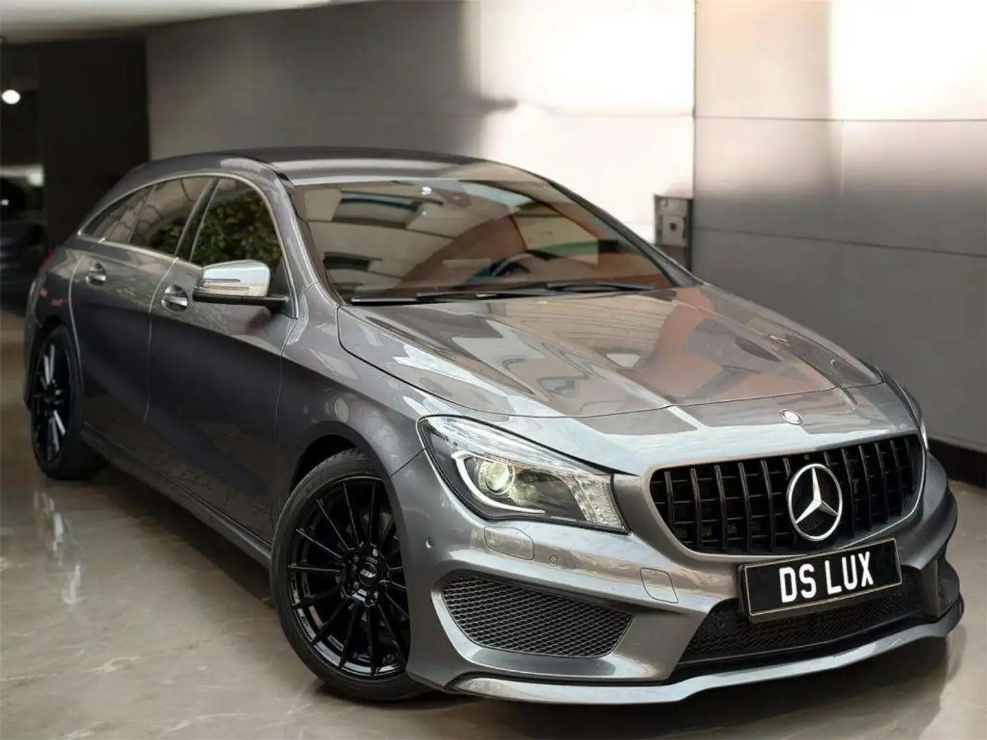 Mercedes-Benz CLA 200 CLA 200D 136CH AMG LINE 7G-TRONIC // LED // NAVI Gris - 1