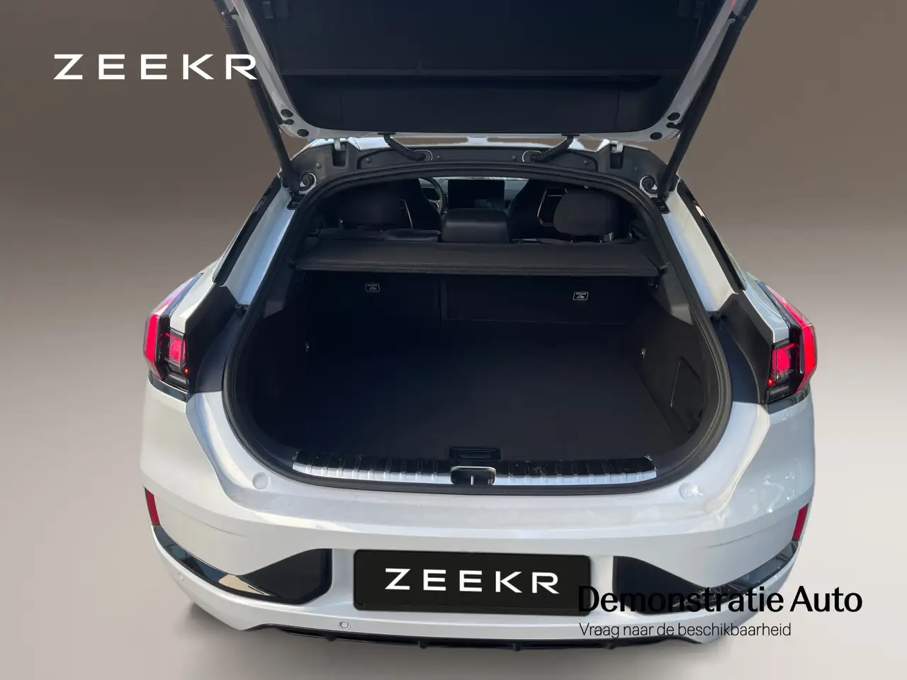 Zeekr 001 2025