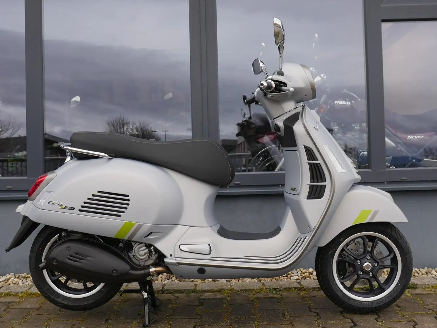 Vespa GTS 300 Supertech - Keyless - Tech - alle Farben - 2